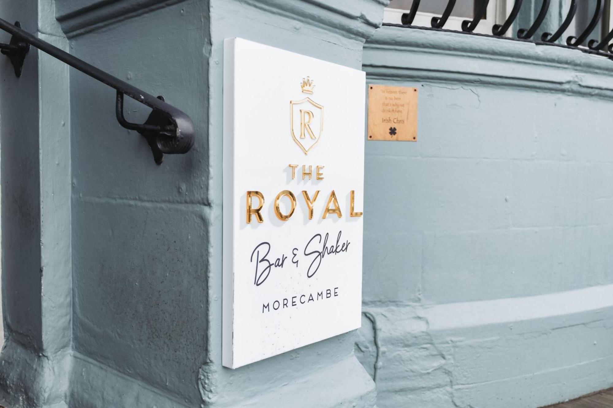 The Royal Bar & Shaker 호텔 모아캠비 외부 사진